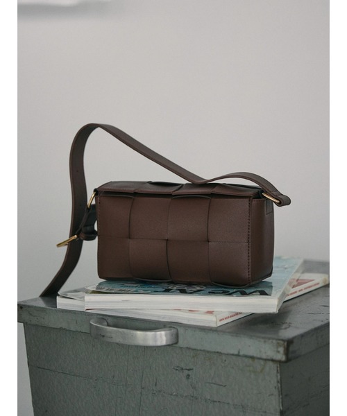 AMERICAN HOLIC(アメリカンホリック)の「編み込みBOXショルダーBAG(ショルダーバッグ・レディース・ブラック/ブラウン・FREE)」の2枚目の写真