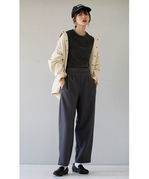 e-zakkamania stores（イーザッカマニアストアーズ）の「【素肌に触れても心地よい】しっとりなめらか 起毛リブカットソー［クルーネック］（Tシャツ/カットソー・レディース・グレイッシュベージュ/マスタード/ブラック/ラベンダー/ブルーグリーン/オフホワイト/スモークピンク・M）」の10枚目の写真