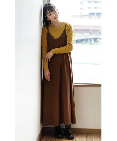 e-zakkamania stores（イーザッカマニアストアーズ）の「【素肌に触れても心地よい】しっとりなめらか 起毛リブカットソー［クルーネック］（Tシャツ/カットソー・レディース・グレイッシュベージュ/マスタード/ブラック/ラベンダー/ブルーグリーン/オフホワイト/スモークピンク・M）」の18枚目の写真