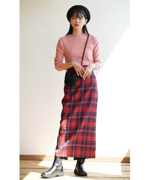 e-zakkamania stores（イーザッカマニアストアーズ）の「【素肌に触れても心地よい】しっとりなめらか 起毛リブカットソー［クルーネック］（Tシャツ/カットソー・レディース・グレイッシュベージュ/マスタード/ブラック/ラベンダー/ブルーグリーン/オフホワイト/スモークピンク・M）」の20枚目の写真