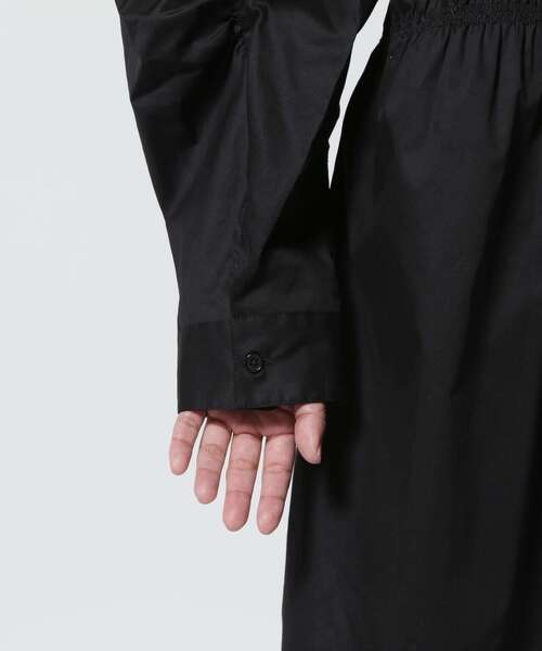 AULA(アウラ)の「AULA/アウラ/Smocking Overshirt(シャツ/ブラウス・レディース・ブラック/ホワイト・F)」の11枚目の写真