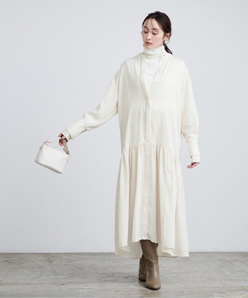 UR'S(ユアーズ)の「バンドカラーティアードワンピース(ワンピース・レディース・ネイビー/オフホワイト・S/M/L)」の4枚目の写真