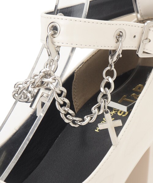 cs T&P(シーエスティーアンドピー)の「厚底十字架くり抜きヒールパンプス 24SS(パンプス・レディース・ブラック系1/レッド系3/アイボリー系1・M/LL/L/S)」の15枚目の写真