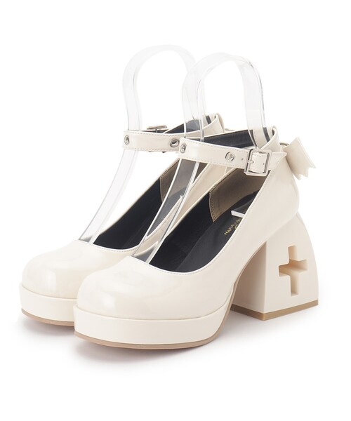 cs T&P(シーエスティーアンドピー)の「厚底十字架くり抜きヒールパンプス 24SS(パンプス・レディース・ブラック系1/レッド系3/アイボリー系1・M/LL/L/S)」の8枚目の写真