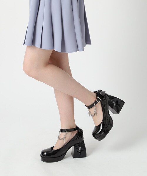 cs T&P(シーエスティーアンドピー)の「厚底十字架くり抜きヒールパンプス 24SS(パンプス・レディース・ブラック系1/レッド系3/アイボリー系1・M/LL/L/S)」の19枚目の写真
