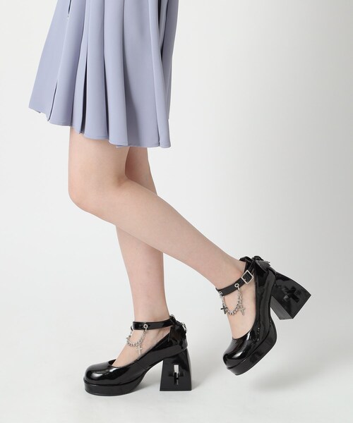 cs T&P(シーエスティーアンドピー)の「厚底十字架くり抜きヒールパンプス 24SS(パンプス・レディース・ブラック系1/レッド系3/アイボリー系1・M/LL/L/S)」の20枚目の写真