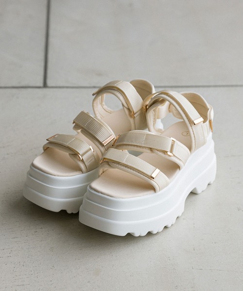 OLIVE des OLIVE（オリーブデオリーブ）の「ボリュームソールスポーツサンダル　1041130060（サンダル・レディース・ブラック/アイボリー・LARGE/MEDIUM/SMALL/X-LARGE）」の2枚目の写真