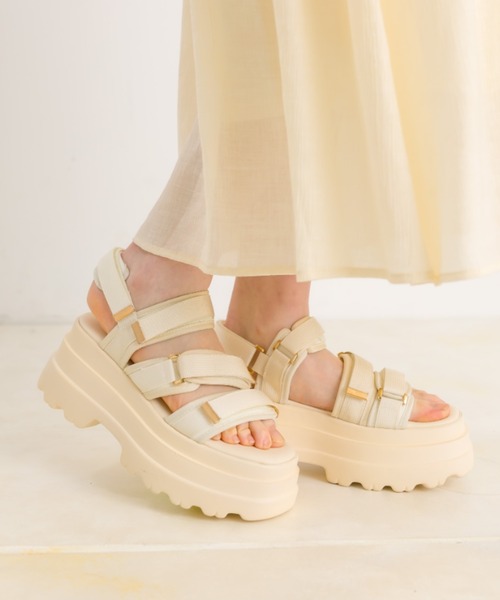 OLIVE des OLIVE（オリーブデオリーブ）の「ボリュームソールスポーツサンダル　1041130060（サンダル・レディース・ブラック/アイボリー・LARGE/MEDIUM/SMALL/X-LARGE）」の4枚目の写真