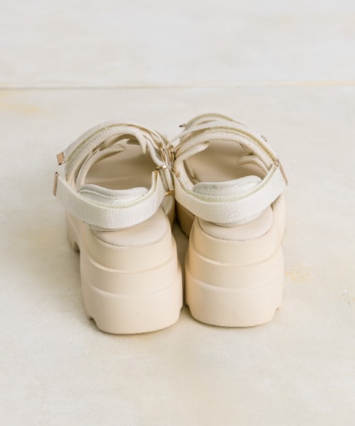 OLIVE des OLIVE（オリーブデオリーブ）の「ボリュームソールスポーツサンダル　1041130060（サンダル・レディース・ブラック/アイボリー・LARGE/MEDIUM/SMALL/X-LARGE）」の7枚目の写真