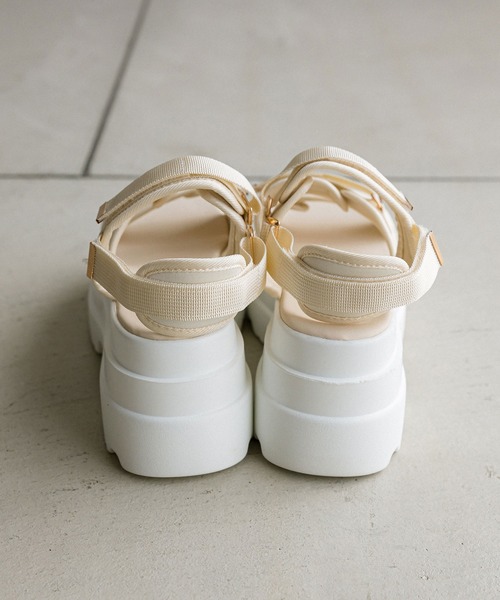 OLIVE des OLIVE（オリーブデオリーブ）の「ボリュームソールスポーツサンダル　1041130060（サンダル・レディース・ブラック/アイボリー・LARGE/MEDIUM/SMALL/X-LARGE）」の13枚目の写真