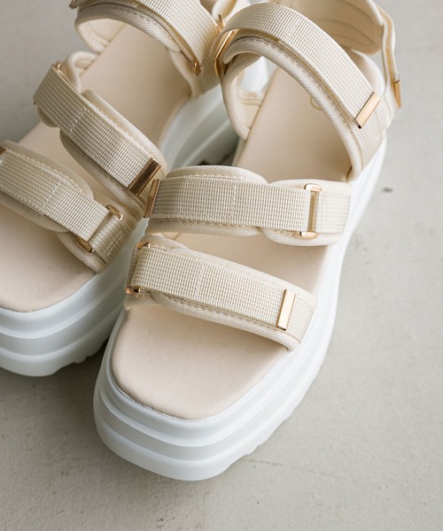 OLIVE des OLIVE（オリーブデオリーブ）の「ボリュームソールスポーツサンダル　1041130060（サンダル・レディース・ブラック/アイボリー・LARGE/MEDIUM/SMALL/X-LARGE）」の14枚目の写真