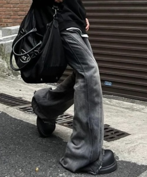 Sibra（シブラ）の「グラデーションヘビーワイドデニムパンツ（デニムパンツ・レディース・グレー・M）」の3枚目の写真