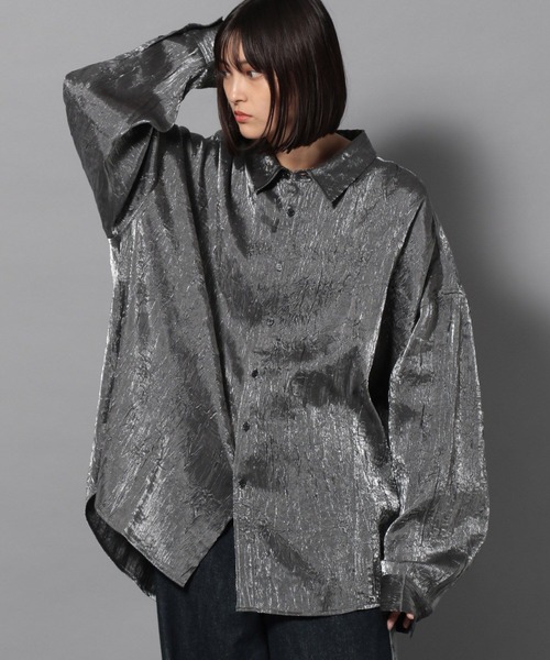 Anui(アニュイ)の「【UNISEX】グリッターシャツ(シャツ/ブラウス・レディース・オフホワイト/グレー・MEDIUM)」の2枚目の写真