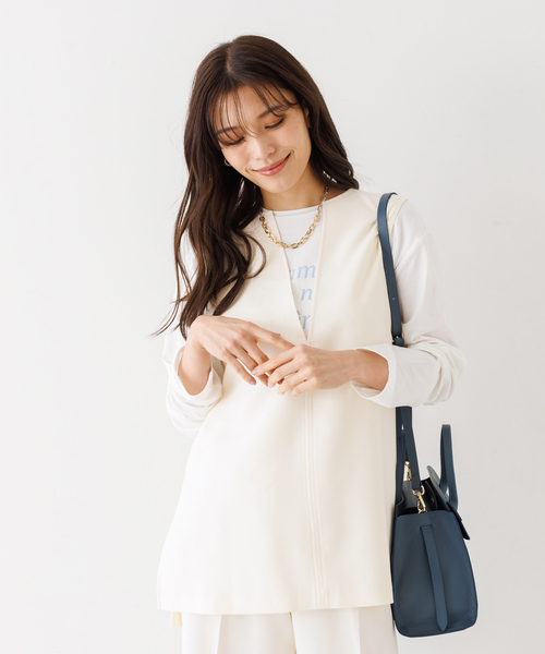 abahouse mavie（アバハウスマヴィ）の「【感嘆/セットアップ対応】ダブルクロスオーバーベスト（ベスト・レディース・オフホワイト/ブラック系その他/ブラック/ホワイト系その他・フリー）」の6枚目の写真