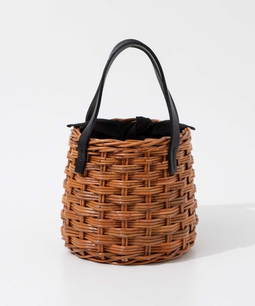 The Bagmati（ザバグマティ）の「BAGMATI LEATHER HANDLE ARUROG BASKET バグマティ レザーハンドル スクエア  かごバッグ（ハンドバッグ・レディース・ブラック・FREE）」の7枚目の写真