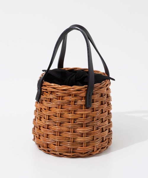 The Bagmati（ザバグマティ）の「BAGMATI LEATHER HANDLE ARUROG BASKET バグマティ レザーハンドル スクエア  かごバッグ（ハンドバッグ・レディース・ブラック・FREE）」の8枚目の写真