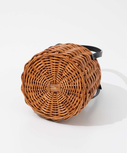 The Bagmati（ザバグマティ）の「BAGMATI LEATHER HANDLE ARUROG BASKET バグマティ レザーハンドル スクエア  かごバッグ（ハンドバッグ・レディース・ブラック・FREE）」の9枚目の写真