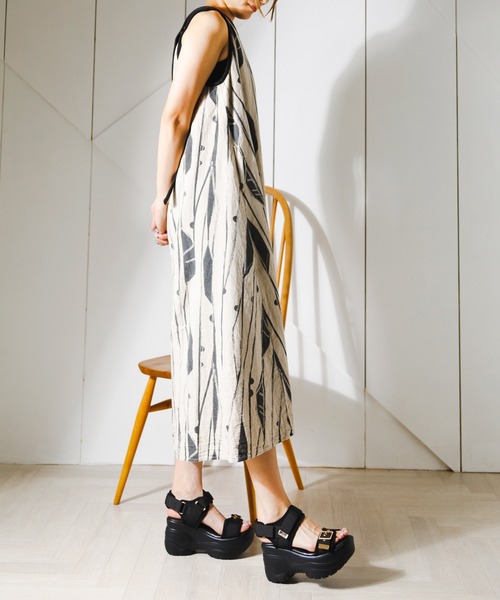 attagirl(アタガール)の「厚底スニーカーソールサンダル(サンダル・レディース・ホワイト/ライトブラウン/ブラック/シルバー・S/M/L/LL/3L)」の13枚目の写真