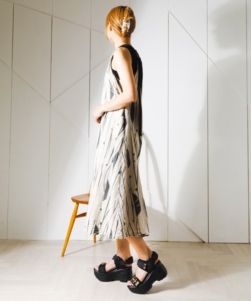 attagirl(アタガール)の「厚底スニーカーソールサンダル(サンダル・レディース・ホワイト/ライトブラウン/ブラック/シルバー・S/M/L/LL/3L)」の14枚目の写真