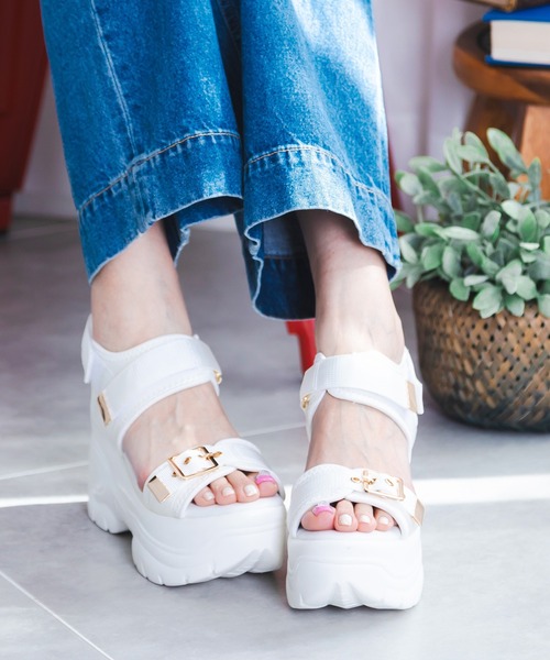 attagirl(アタガール)の「厚底スニーカーソールサンダル(サンダル・レディース・ホワイト/ライトブラウン/ブラック/シルバー・S/M/L/LL/3L)」の19枚目の写真