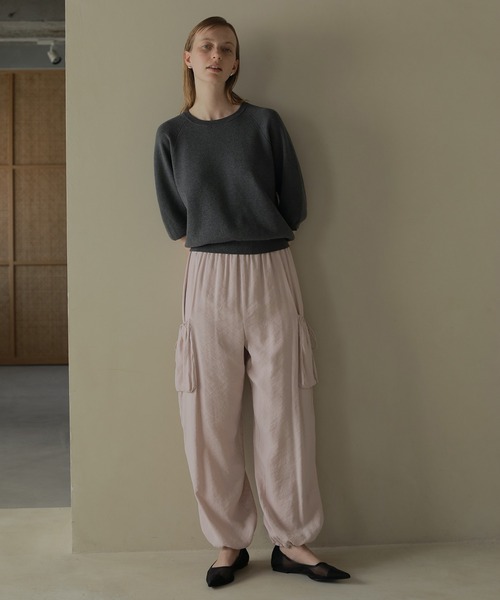 MANOF(マノフ)の「CURVE SLEEVE KNIT TOPS(ニット/セーター・レディース・グレー/ブラック/ホワイト/オレンジ・M/S)」の22枚目の写真