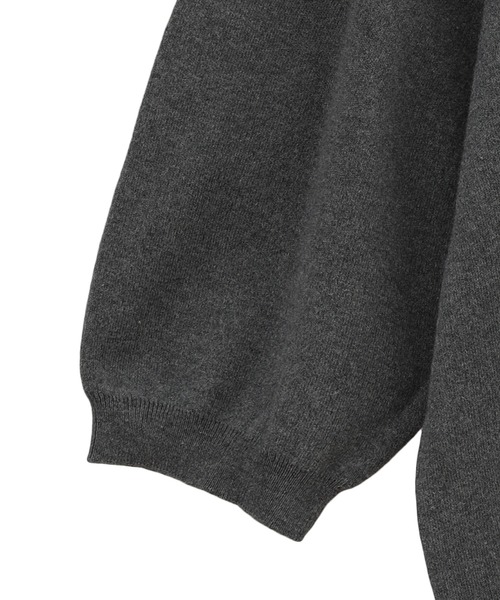 MANOF(マノフ)の「CURVE SLEEVE KNIT TOPS(ニット/セーター・レディース・グレー/ブラック/ホワイト/オレンジ・M/S)」の13枚目の写真