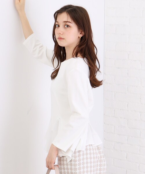 index(インデックス)の「◆異素材アシメペプラムトップス【洗濯機洗い可/ストレッチ】(Tシャツ/カットソー・レディース・ブラック/チャコールグレー/オフホワイト・40/38/42/36)」の4枚目の写真