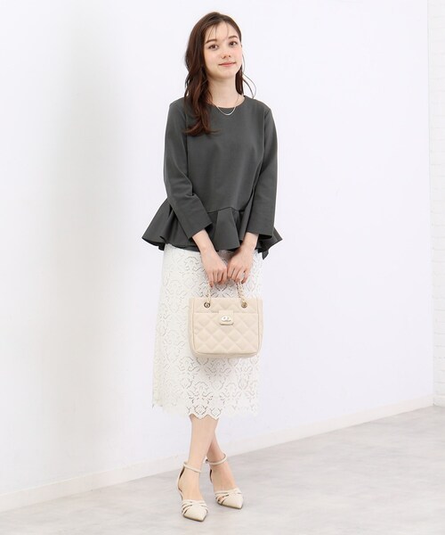 index(インデックス)の「◆異素材アシメペプラムトップス【洗濯機洗い可/ストレッチ】(Tシャツ/カットソー・レディース・ブラック/チャコールグレー/オフホワイト・40/38/42/36)」の9枚目の写真