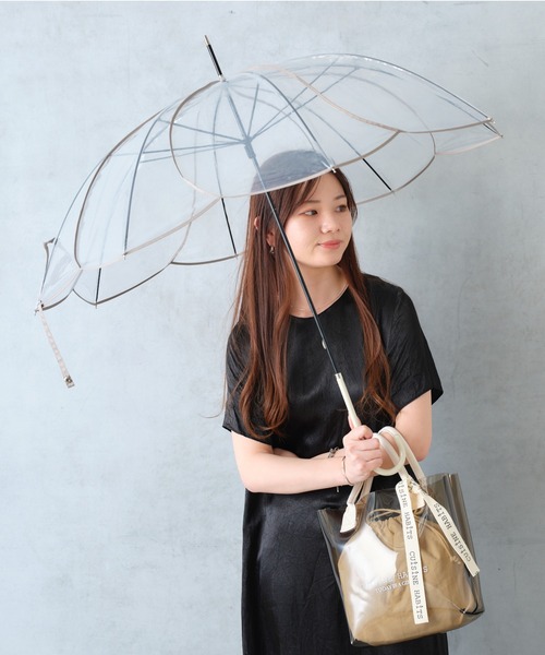 BIRTHDAY BAR(バースデイバー)の「クリアアンブレラ カラーパイピング(長傘・レディース・ブラウン/クリア・フリー)」の2枚目の写真