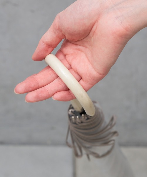 BIRTHDAY BAR(バースデイバー)の「クリアアンブレラ カラーパイピング(長傘・レディース・ブラウン/クリア・フリー)」の19枚目の写真