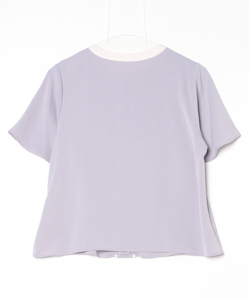 TRUDEA（トルディア）の「配色金具使い半袖ブラウス（シャツ/ブラウス・レディース・ホワイト/ネイビー/ラベンダー/チャコールグレー・SMALL/MEDIUM/LARGE）」の5枚目の写真