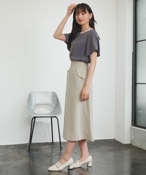 TRUDEA（トルディア）の「配色金具使い半袖ブラウス（シャツ/ブラウス・レディース・ホワイト/ネイビー/ラベンダー/チャコールグレー・SMALL/MEDIUM/LARGE）」の16枚目の写真