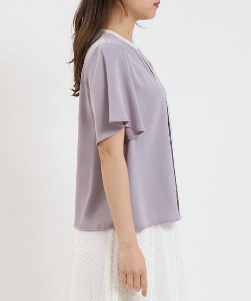 TRUDEA（トルディア）の「配色金具使い半袖ブラウス（シャツ/ブラウス・レディース・ホワイト/ネイビー/ラベンダー/チャコールグレー・SMALL/MEDIUM/LARGE）」の18枚目の写真