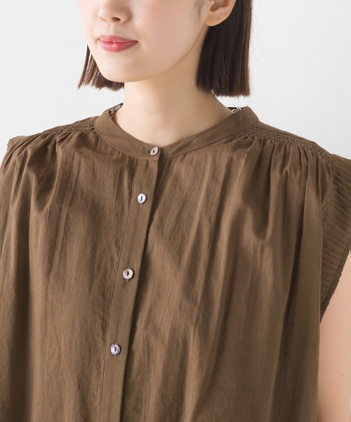 OMNES(オムネス)の「コットンボイル袖プリーツノースリーブシャツ(シャツ/ブラウス・レディース・ブラウン/ブラック/ホワイト/ピンク・FREE)」の5枚目の写真