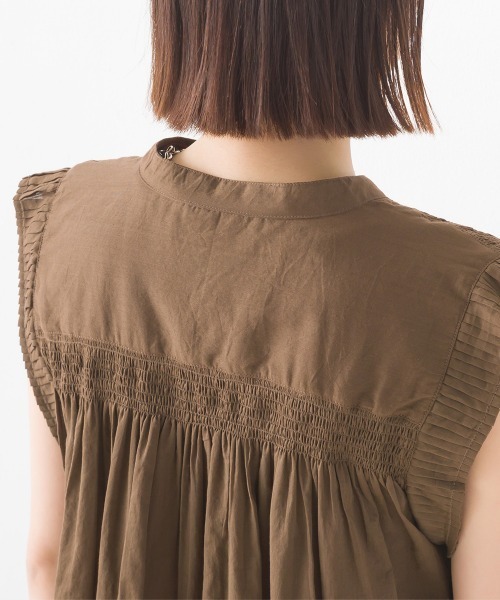 OMNES(オムネス)の「コットンボイル袖プリーツノースリーブシャツ(シャツ/ブラウス・レディース・ブラウン/ブラック/ホワイト/ピンク・FREE)」の8枚目の写真