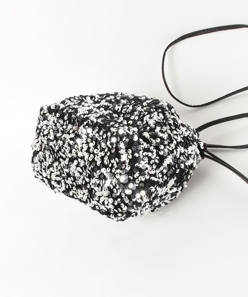 tolene(トレネ)の「総スパンコール フェイクレザーストラップ 巾着 ショルダーバッグ(ショルダーバッグ・レディース・シルバー/マルチ/ブラック・ONE SIZE)」の11枚目の写真