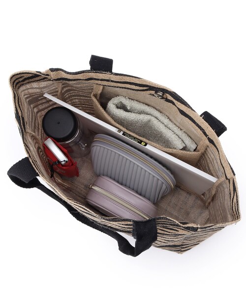 SHOO・LA・RUE（シューラルー）の「◆オープンポケット付きジュートビッグトート（トートバッグ・レディース・ブラック系/ライトパープル/オレンジ/イエロー/ブラック/ダークブラウン・00）」の18枚目の写真