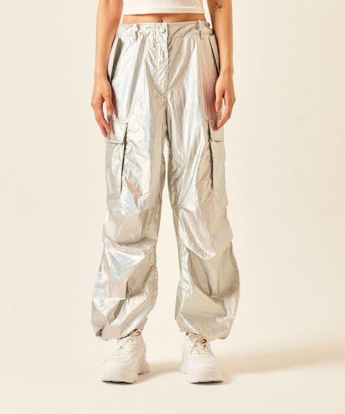 ADDYSONS(アディソンズ)の「buggy cargo pants(カーゴパンツ・レディース・ブラック/シルバー・FREE)」の2枚目の写真