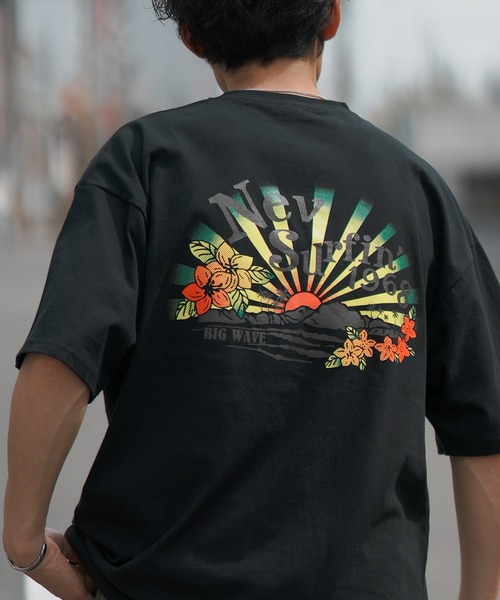 NEV(ネブ)の「【NEV SURF】別注プリント 半袖Tシャツ(Tシャツ/カットソー・メンズ・グレー系/ブラック系1/ホワイト/ブラック系/ブラック/ブルー系1/カーキ/ホワイト系1/ホワイト系・MEDIUM/SMALL/X-LARGE/LARGE)」の7枚目の写真