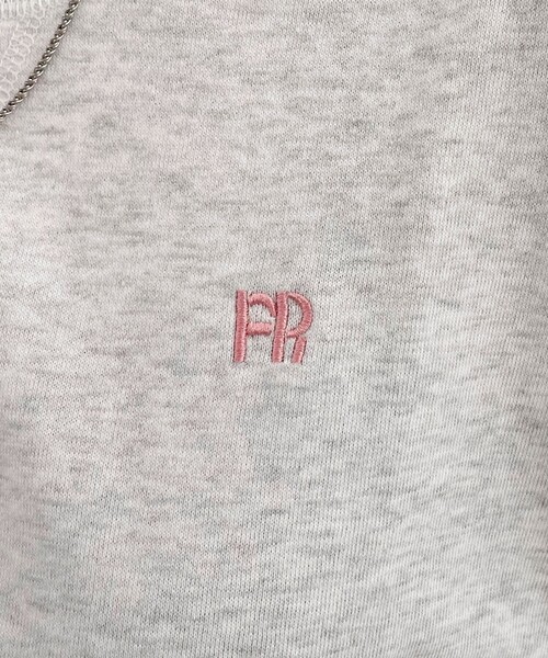 fredy emue（フレディエミュ）の「FR刺繍ミニ裏毛フレンチプルオーバー（Tシャツ/カットソー・レディース・クリーム/ブルー/オフホワイト/ライトグレー・38）」の12枚目の写真