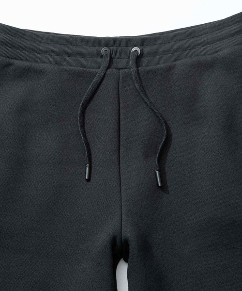 AMI Alexandre Mattiussi（アミアレクサンドルマテュッシ）の「AMI PARIS AMI DE COEUR SHORT PANTS　アミ パリス ショートパンツ（その他パンツ・メンズ・ブラック・MEDIUM/SMALL）」の9枚目の写真