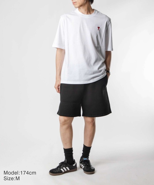 AMI Alexandre Mattiussi（アミアレクサンドルマテュッシ）の「AMI PARIS AMI DE COEUR SHORT PANTS　アミ パリス ショートパンツ（その他パンツ・メンズ・ブラック・MEDIUM/SMALL）」の2枚目の写真