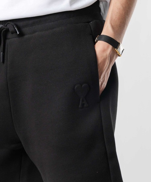 AMI Alexandre Mattiussi（アミアレクサンドルマテュッシ）の「AMI PARIS AMI DE COEUR SHORT PANTS　アミ パリス ショートパンツ（その他パンツ・メンズ・ブラック・MEDIUM/SMALL）」の4枚目の写真