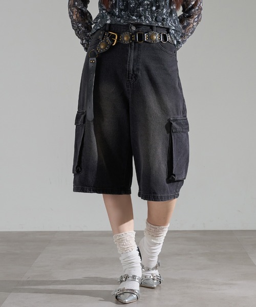 apres jour mignon（アプレジュールミニョン）の「ユニセックスカーゴデニムハーフパンツ【ZOZOTOWN限定アイテム】（デニムパンツ・レディース・インディゴブルー/ブラック/ブルー系その他・LARGE/MEDIUM/SMALL/X-LARGE）」の2枚目の写真