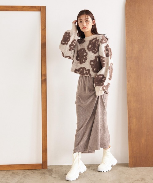 mysty woman(ミスティウーマン)の「ベロアプリーツイージースカート 152816(スカート・レディース・ベージュ系その他/ネイビー/ブラック/オフホワイト・FREE)」の5枚目の写真