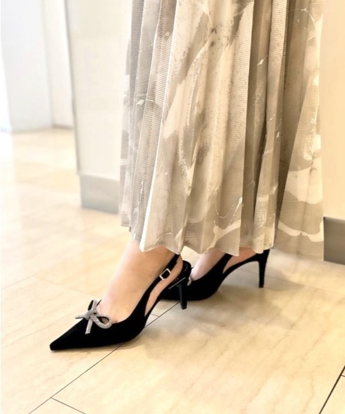R&E（アールアンドイー）の「【24AW新作】【R&E】ビジューリボンバックベルトヒールパンプス（パンプス・レディース・ブラック/ブラック系その他/ブラウン系その他・22cm/22.5cm/23cm/23.5cm/24cm/24.5cm）」の14枚目の写真