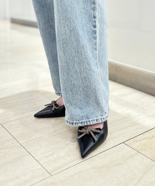 R&E（アールアンドイー）の「【24AW新作】【R&E】ビジューリボンバックベルトヒールパンプス（パンプス・レディース・ブラック/ブラック系その他/ブラウン系その他・22cm/22.5cm/23cm/23.5cm/24cm/24.5cm）」の16枚目の写真