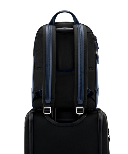 TUMI（トゥミ）の「JARVIS キャンパス・バックパック（A4/PC15インチまで対応）（バックパック/リュック・メンズ・ブラック×ブルー・FREE）」の6枚目の写真
