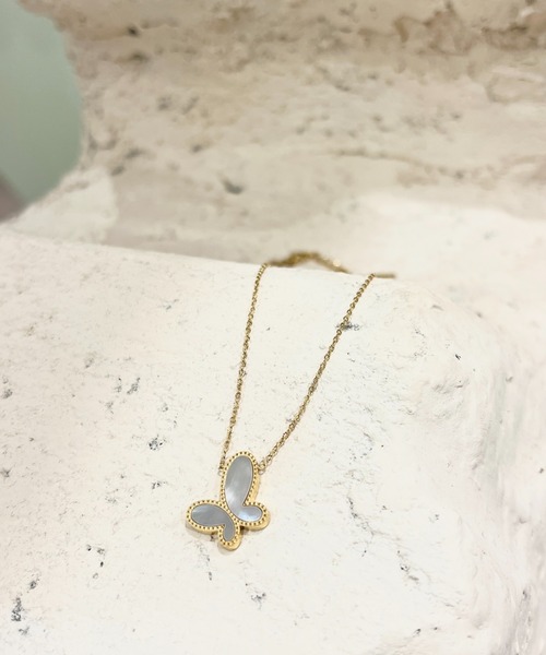 315限定１♥️バタフライゴールドストーンネックレス　サージカルステンレス　蝶々 セール】【 金属アレルギー対応 】 shell butterfly necklace