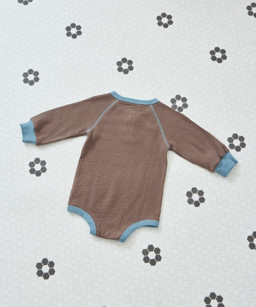 pairmanon（ペアマノン）の「ワッフル 配色ヘンリーネック ロンパース（ロンパース・キッズ・ピンク/ブルー/ブラウン/ベージュ/ミント・70/80）」の6枚目の写真